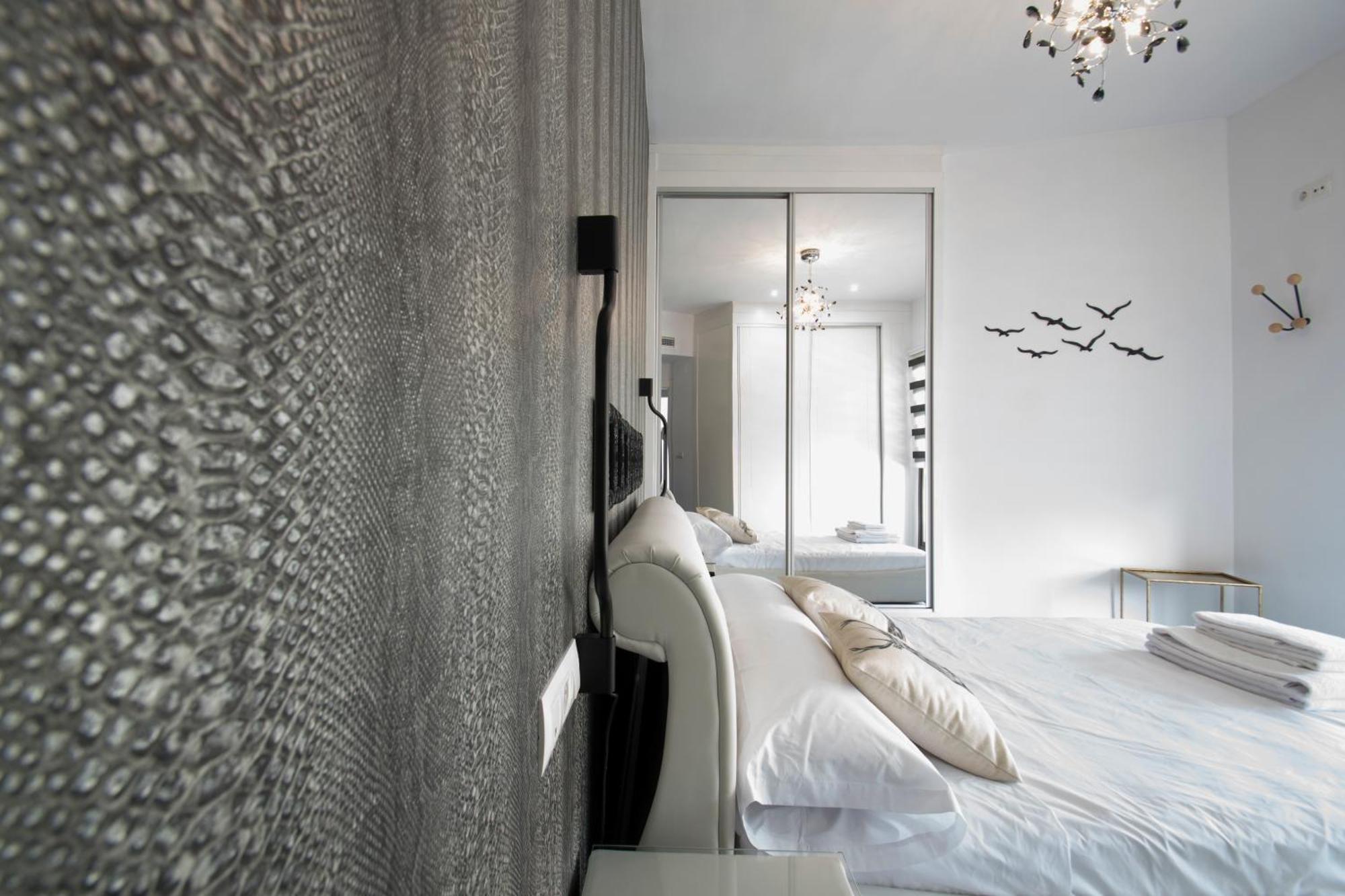 Apartamento Atico Real Suites グラナダ エクステリア 写真